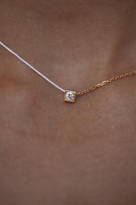 String and chain necklace with 0.1ct diamond in yellow gold square bezel setting - Redline - 0++