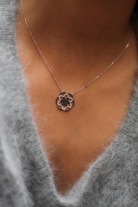 "pavé noir et blanc" exclusive Necklace - Redline