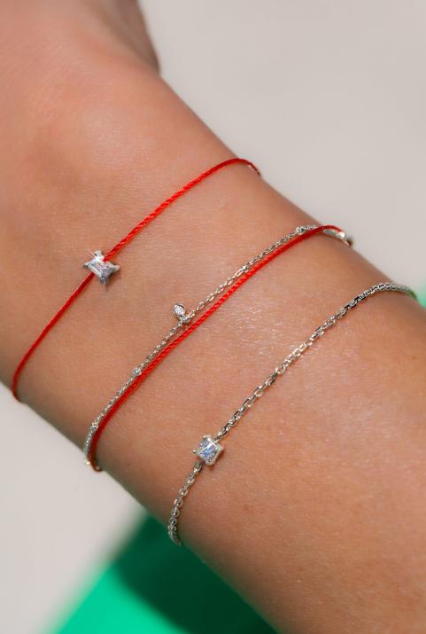 Chain bracelet with 0.11ct princess cut diamond in white gold prong setting - Redline - 0++