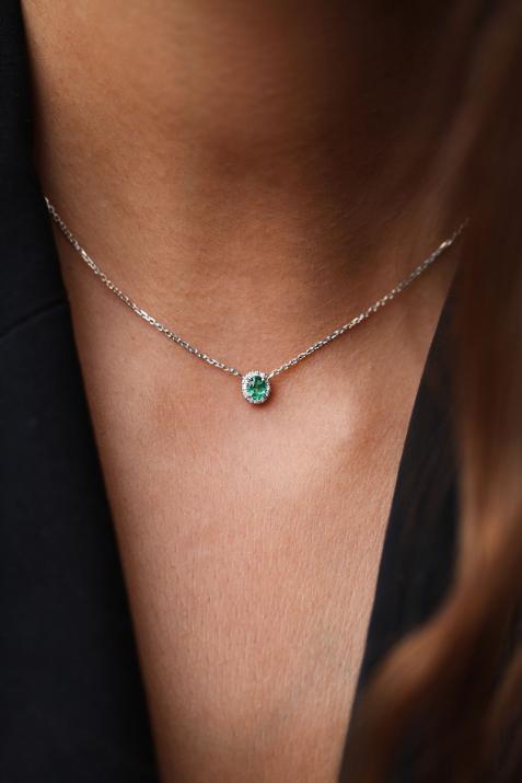White gold chain necklace with emerald and diamonds - Redline - 0++