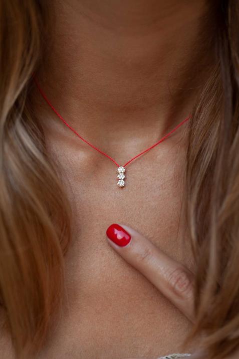 String necklace with 0.15ct diamonds in yellow gold cluster style setting - Redline - 0++