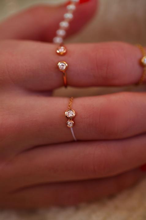 String and chain ring with 0.15ct diamond in rose gold bezel setting - Redline - 0++