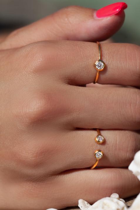 Bangle Ring with 0.10ct Round Diamond in Yellow Gold Bezel Setting - Redline - 0++