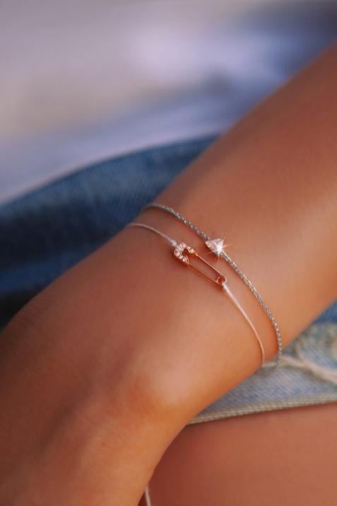 Chain bracelet with 0.1ct trillion cut diamond in white gold prong setting - Redline - 0++