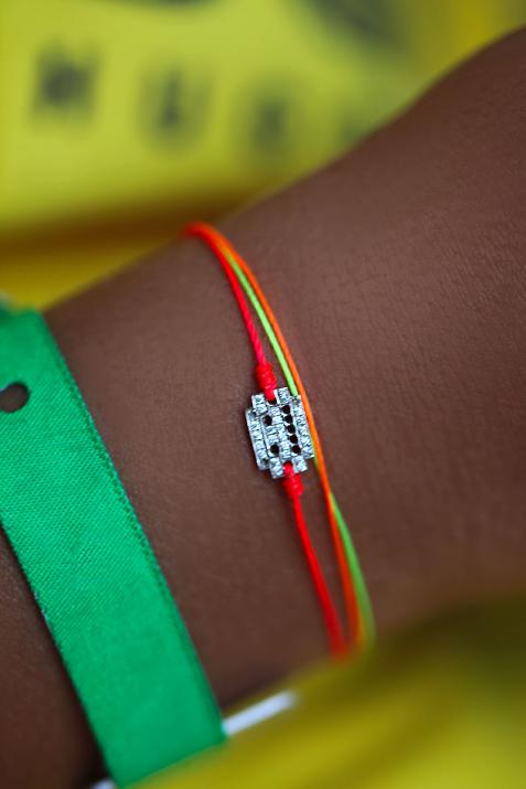 Embroidered string bracelet with diamond-paved robot in white gold - Redline - 0++