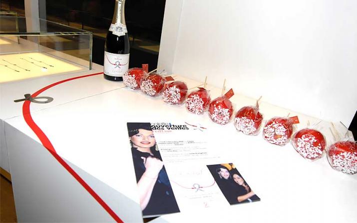 Chain Bracelet For Women with 0.069ct Round Diamond in SilverPavé Setting - Redline - 0++