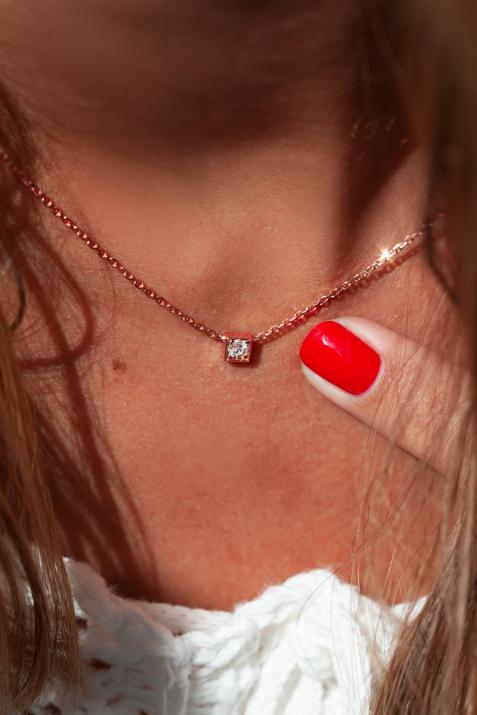 Chain necklace with 0.1ct diamond in rose gold square bezel setting - Redline - 0++
