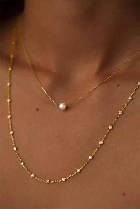 Yellow gold clasp chain necklace with Akoya pearls - Redline - 0++