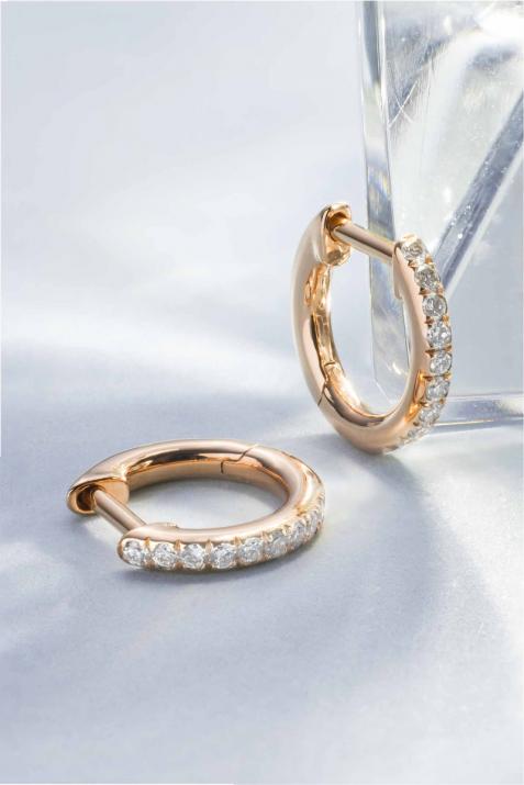 Earrings with 0.096ct Round Diamond in Rose Gold Bezel Setting - Redline - 0++