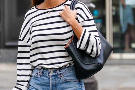 Verticales, horizontales, bleues, colorées, les rayures font leur retour !!