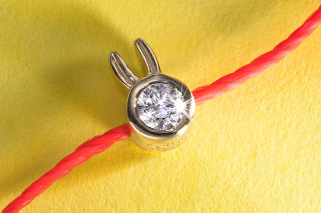 小さな黄金のシンボル